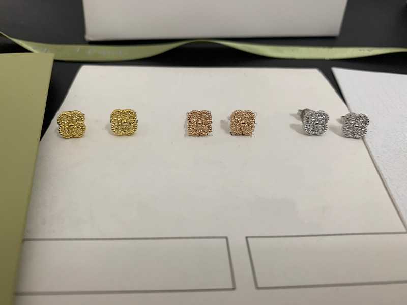 With BOX Luxury Mini Stud Earring Diamond 4/Leaf Clover Pearl Earrings Small Gold Silver Rose Gold Designers Studs No Fade Jewelry
With BOX Luxury Mini Stud Earring Diamond 4/Leaf Clover Pearl Earrings Small Gold Silver Rose Gold Designers Studs No Fade Jewelry