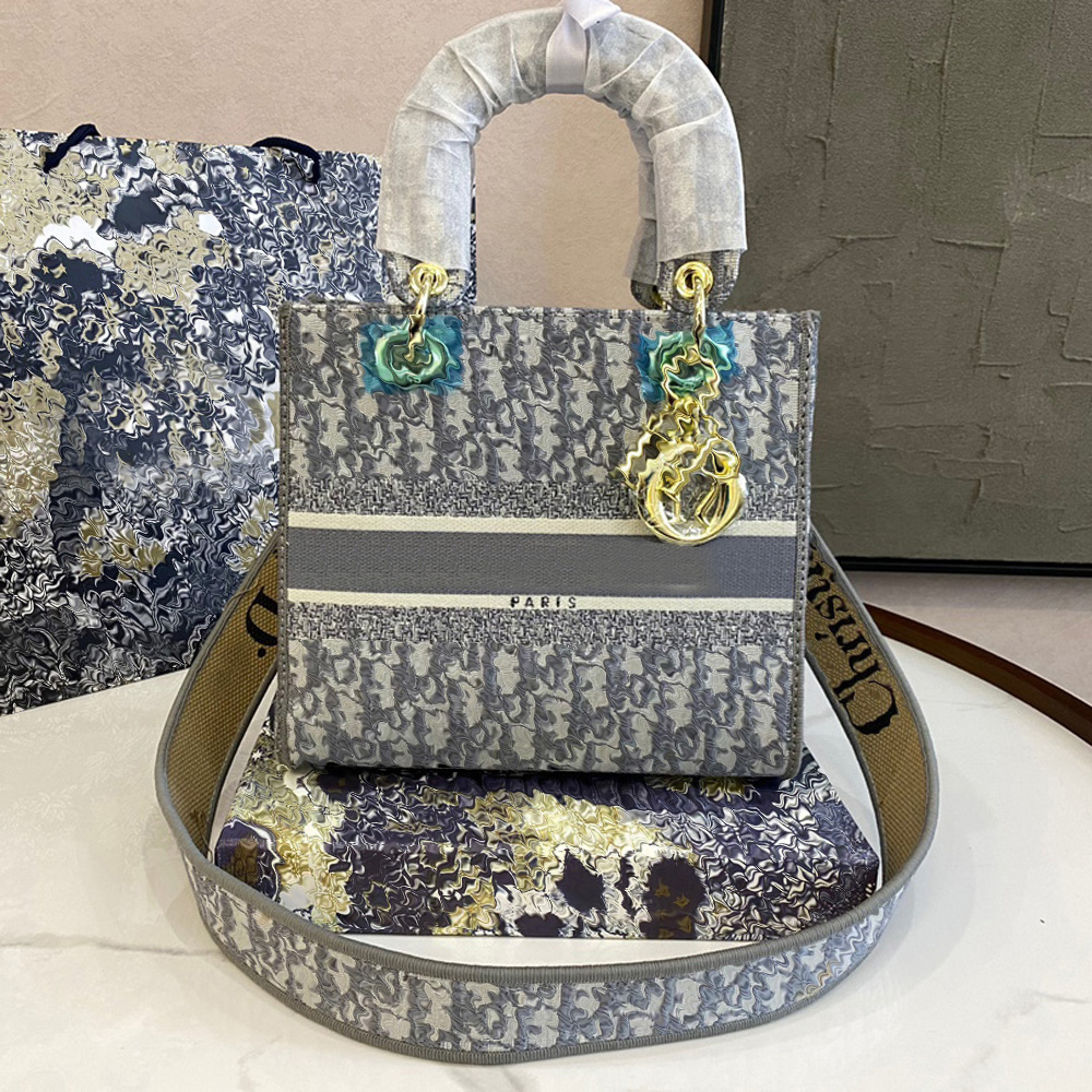 Luxury Bags for Women the tote bag Embroidery Designer Handbag Casual Tote Bag Lady Crossbody Bags Fashion Purse Classic Square Clutches tote t3, #10 weave
Luxury Bags for Women the tote bag Embroidery Designer Handbag Casual Tote Bag Lady Crossbody Bags Fashion Purse Classic Square Clutches tote t3, #10 weave