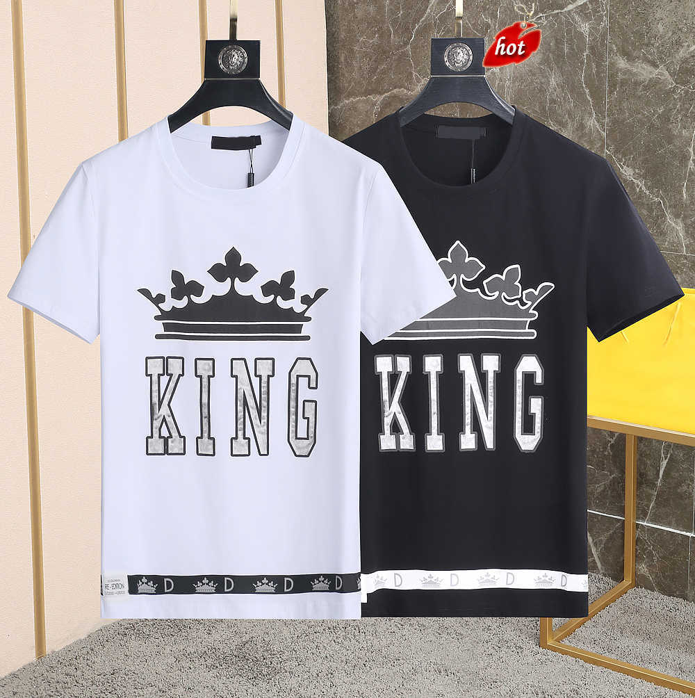 Mens Designer T shirt Italian Milan Fashion KING Crown Print Tshirt Summer Black White Tshirt Male Hip Hop Streetwear 100 Cotton Top dsquare 2 d2 dsqs dsq2s 2QOS
Mens Designer T shirt Italian Milan Fashion KING Crown Print Tshirt Summer Black White Tshirt Male Hip Hop Streetwear 100 Cotton Top dsquare 2 d2 dsqs dsq2s 2QOS