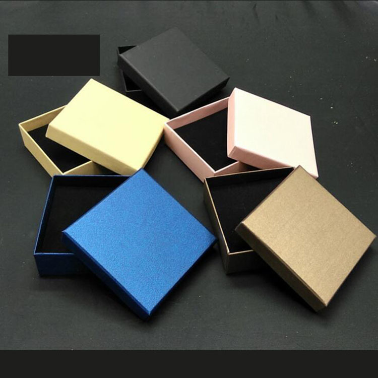 Manufacturer's in-stock batch of artistic paper jewelry boxes, accessory packaging boxes for rings, earrings, and bracelets. Beautiful pricing .With Sponge