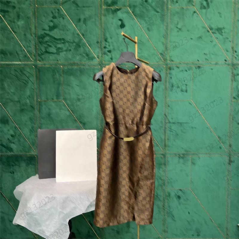 Sleeveless Dresses Classic Logo Jacquard Design Crewneck Belt Fashion Dress Back Zipper Open Side Hemline Slit Design Slim Maxiskit Designer Dress
Sleeveless Dresses Classic Logo Jacquard Design Crewneck Belt Fashion Dress Back Zipper Open Side Hemline Slit Design Slim Maxiskit Designer Dress