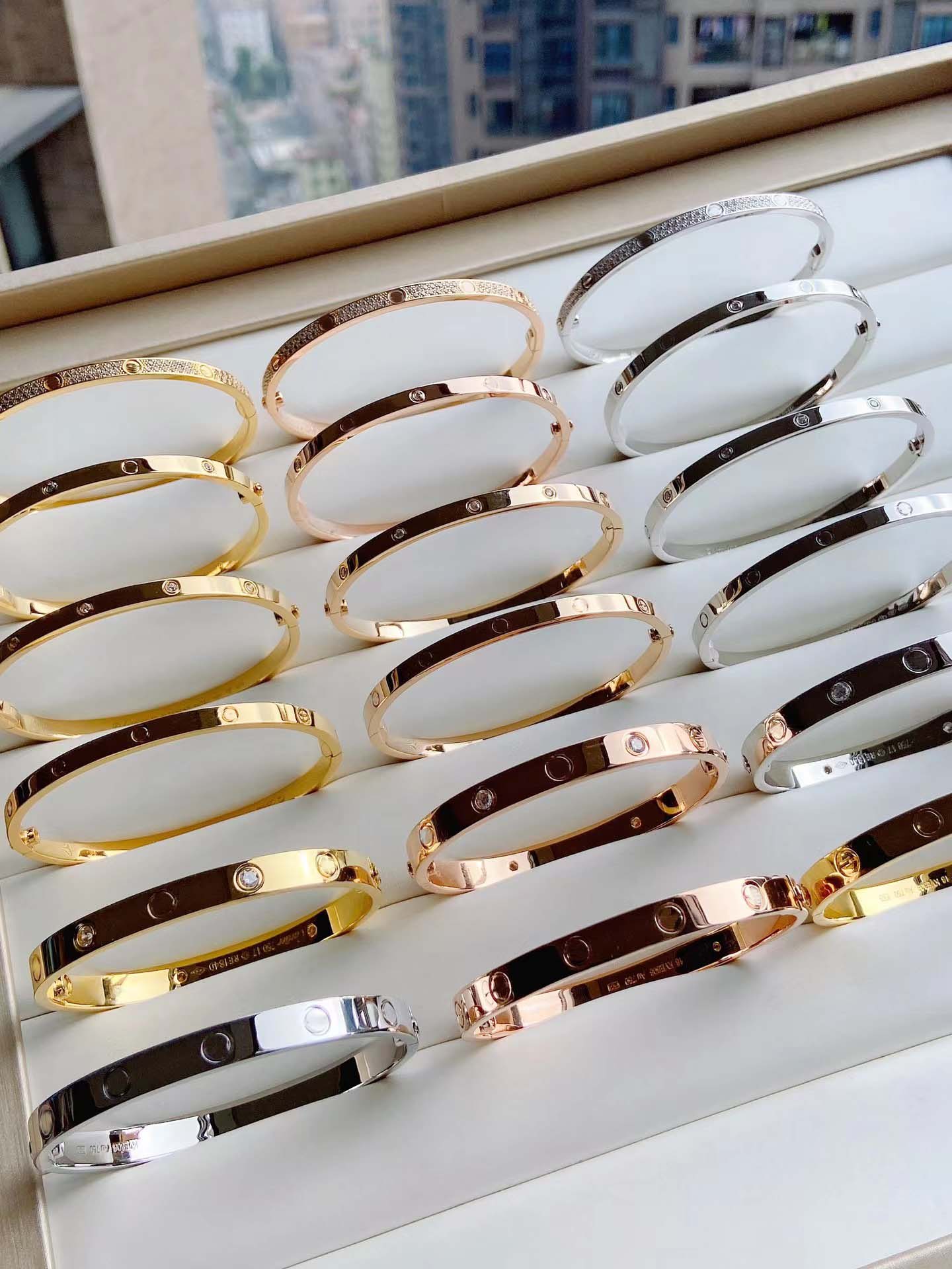 cartierbracelet Bracelets carti High end luxury screwdriver love bracelet Fashion unisex cuff bracelet 316L stainless steel plated 18K gold jewelry
cartierbracelet Bracelets carti High end luxury screwdriver love bracelet Fashion unisex cuff bracelet 316L stainless steel plated 18K gold jewelry