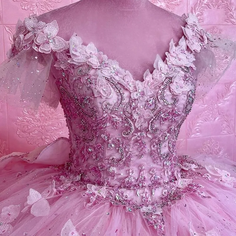 Pink Quinceanera Dresses with Butterflies Applique V Neck Beaded Crystals Short Sleeves Bpw Custom Sweet Princess Pageant Ball Gown Vestidos estidos