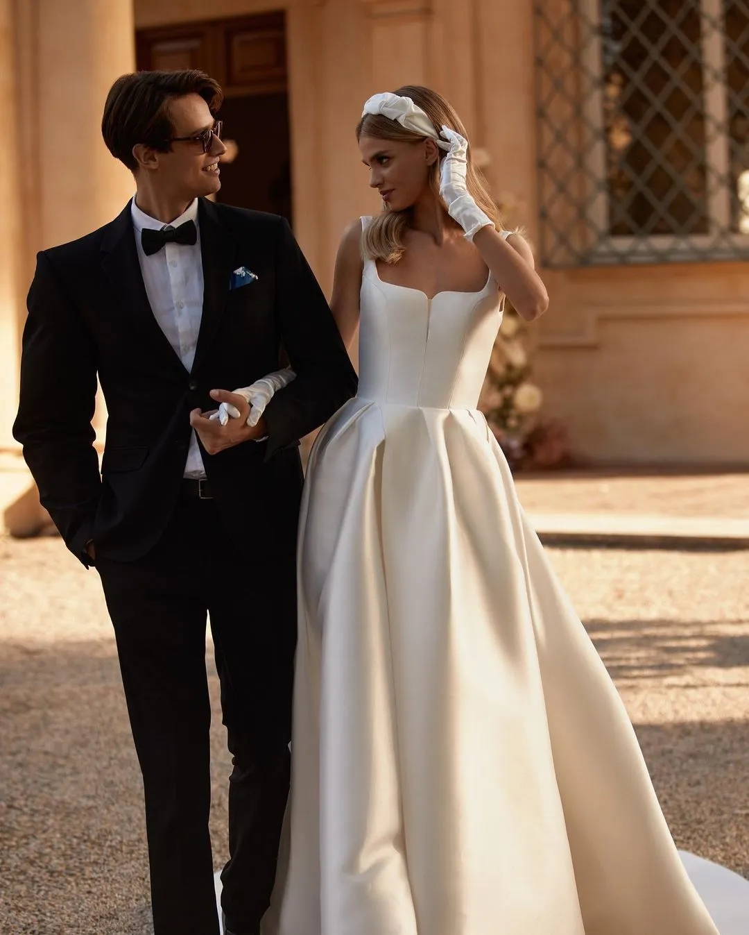 2025 Princess A Line Wedding Dress for Bride Square Neck Thigh Slit Button Back Satin Bridal Party Gown Vestidos De Noiva Robe De Mariage