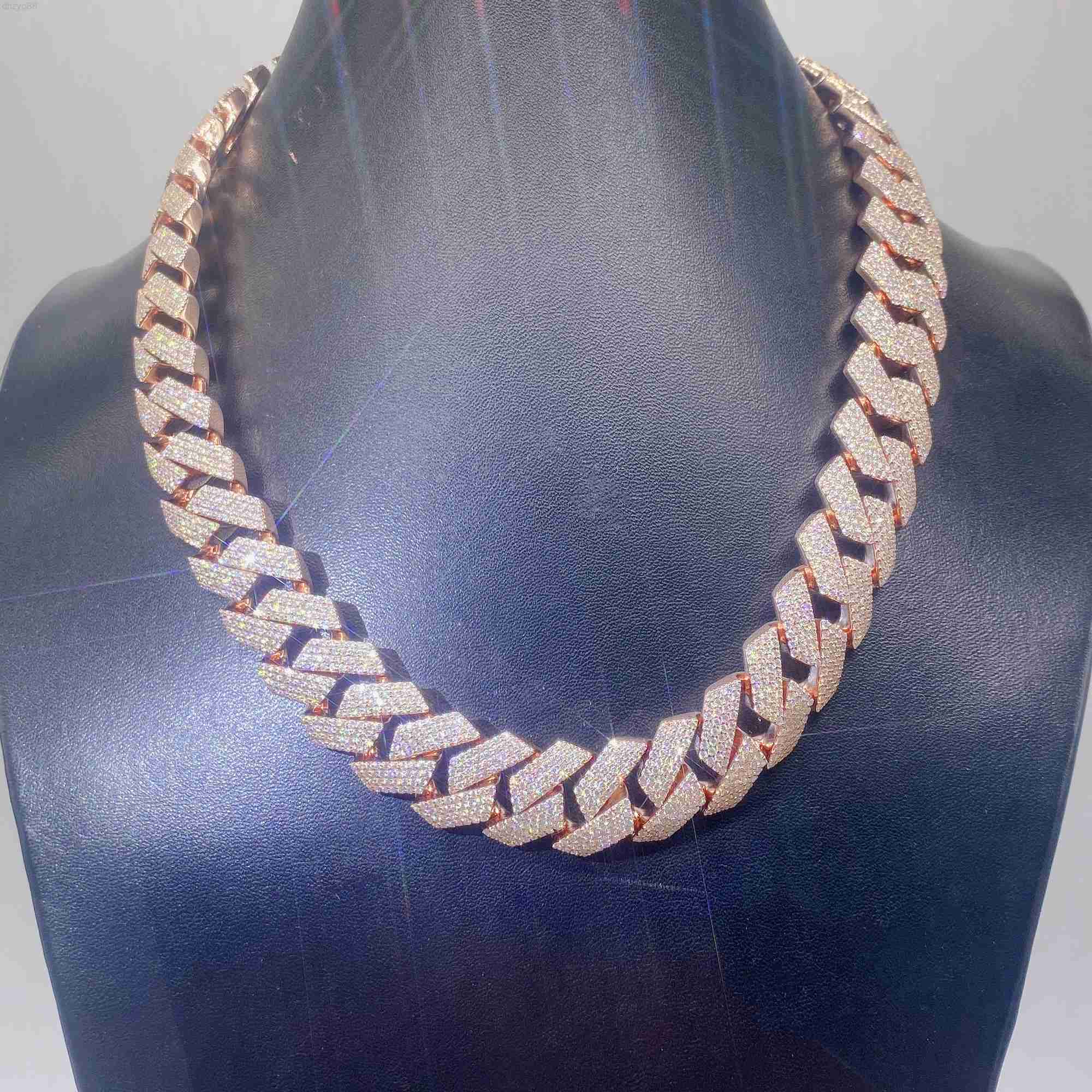 Factory Directly Hip Hop Cuban Link Chain 4 Rows Moissanite Diamonds Fine Jewelry Man Jewelry Chain Necklace
Factory Directly Hip Hop Cuban Link Chain 4 Rows Moissanite Diamonds Fine Jewelry Man Jewelry Chain Necklace