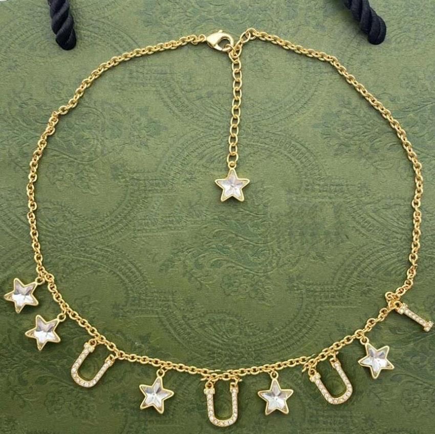 Fashion designer letter pendant necklaces chain classic necklace for women lady bride Party wedding lovers
Fashion designer letter pendant necklaces chain classic necklace for women lady bride Party wedding lovers