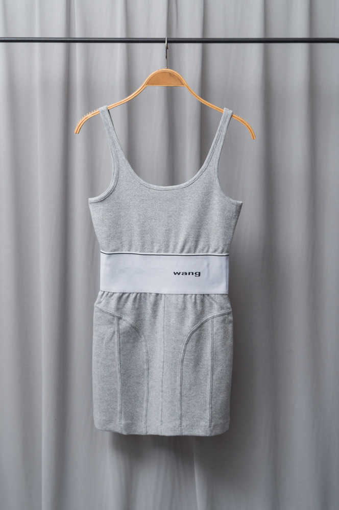 Casual Dresses AW High Quality Wang Letter Slim Suspender Women Waist Thin Elastic Tank Dress Classic design 23ess, Gray
Casual Dresses AW High Quality Wang Letter Slim Suspender Women Waist Thin Elastic Tank Dress Classic design 23ess, Gray