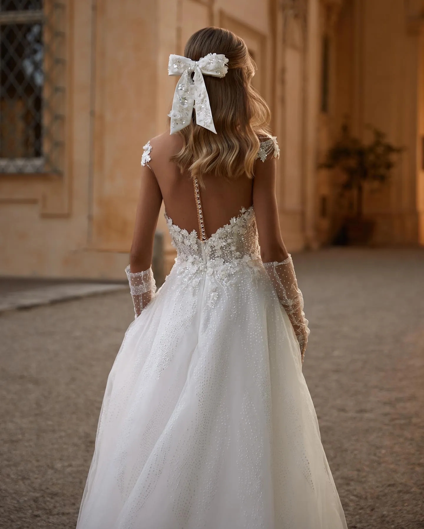 2024 Boho A e Wedding Dress For Bride Illusion Back V Neck Embroidery Beads Lace Bridal Party Gown Vestidos Noiva Robe De Mariage 0624W 0703