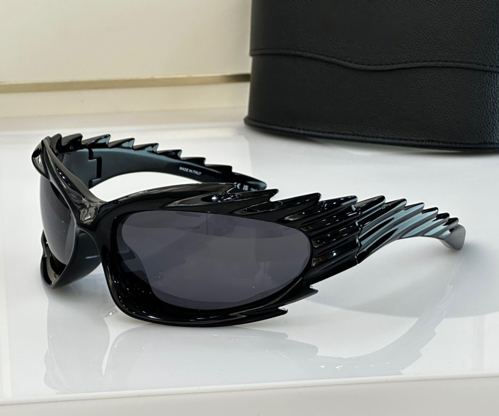 Fashion trendy designer 0255 mens women sunglasses unique wrap shape acetate glasses outdoor avant-garde personality style UV protection come with case
Fashion trendy designer 0255 mens women sunglasses unique wrap shape acetate glasses outdoor avant-garde personality style UV protection come with case