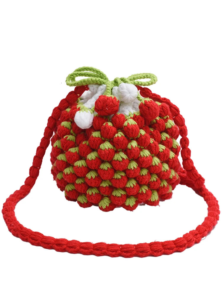 Evening Bags Creative Niche Mini Strawberry Woven Bag Festive Atmosphere Women's Bucket Bags Autumn Winter Christmas Trend Crossbody Bag 231117