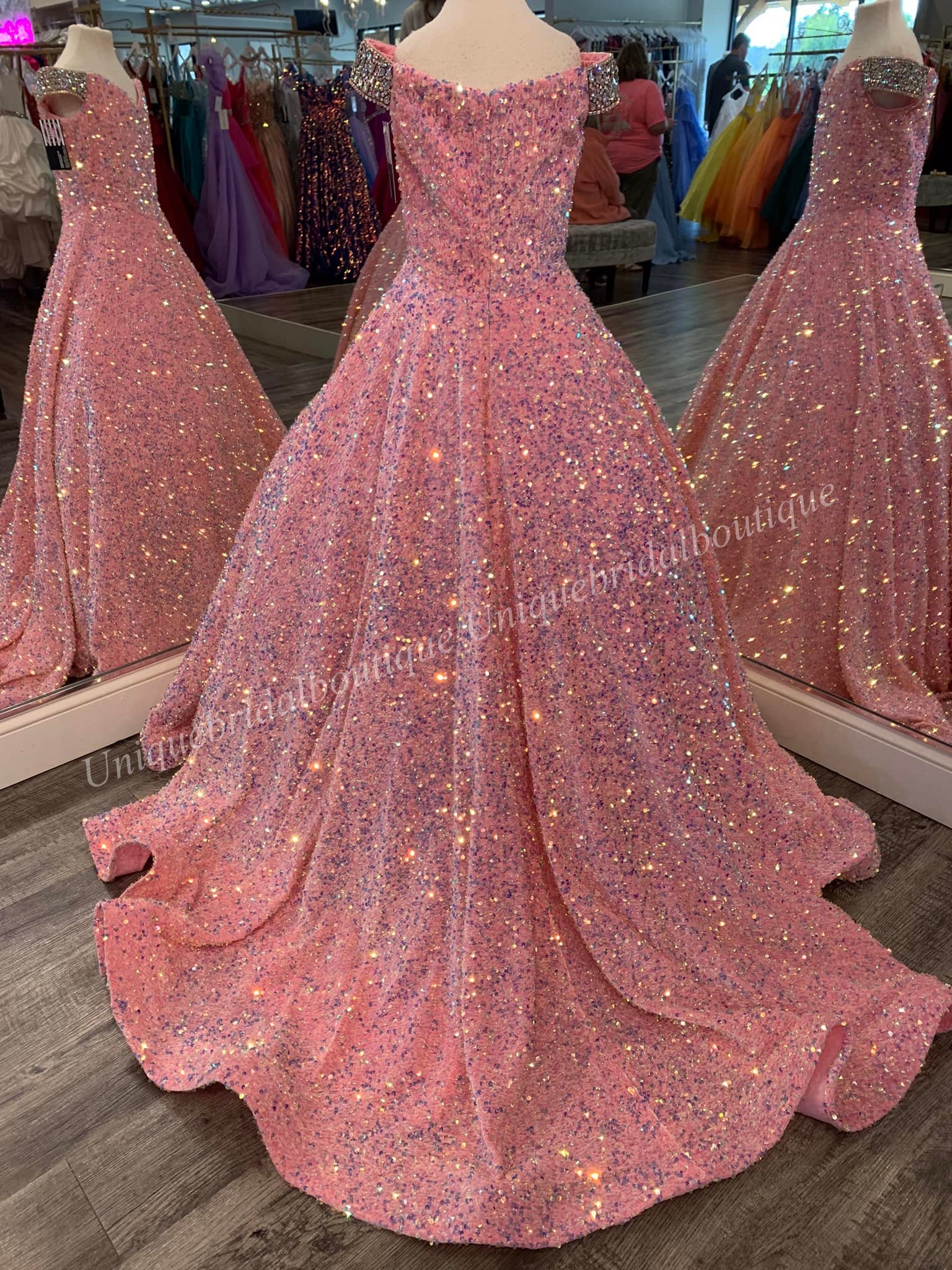 Iridescent Girl Pageant Dress 2023 Veet Sequin Beading Off-Shoulder little Kid Birthday Formal Party Gown A-e Toddler Teens Preteen or-Length Pink Ivo