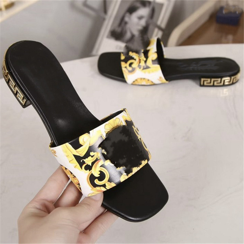 Fashion Slippers 2023 Medusa Luxury design summer Men's and women's flats thick soled leather rubber lettering casual cartoon beach slippers 01-017
Fashion Slippers 2023 Medusa Luxury design summer Men's and women's flats thick soled leather rubber lettering casual cartoon beach slippers 01-017