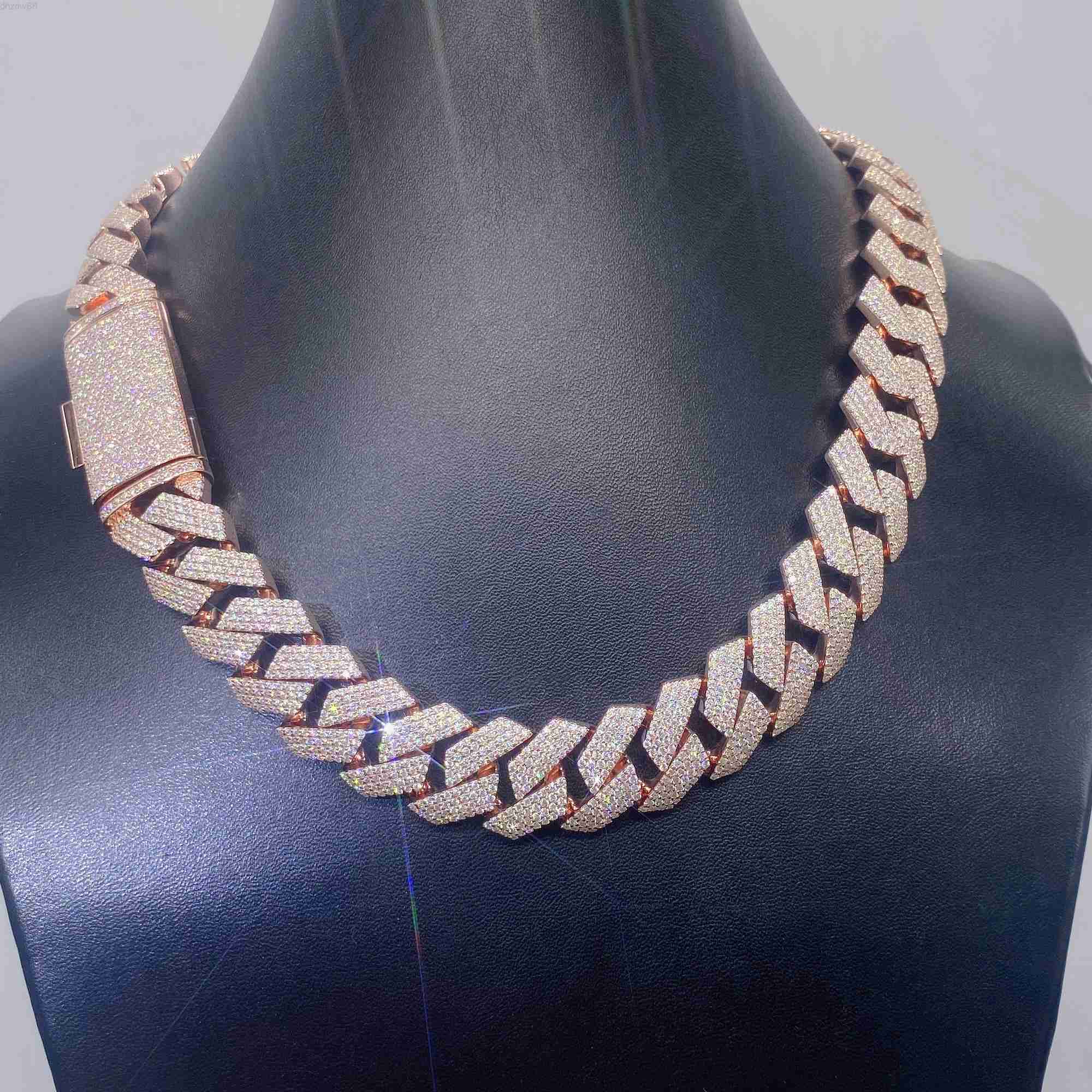 Factory Direct Supply Hip Hop Cuban Link Chain 4 Rows Moissanite Diamonds Fine Jewelry Man Jewelry Chain Necklace
Factory Direct Supply Hip Hop Cuban Link Chain 4 Rows Moissanite Diamonds Fine Jewelry Man Jewelry Chain Necklace