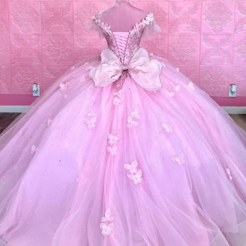 Pink Quinceanera Dresses with Butterflies Applique V Neck Beaded Crystals Short Sleeves Bpw Custom Sweet Princess Pageant Ball Gown Vestidos estidos
