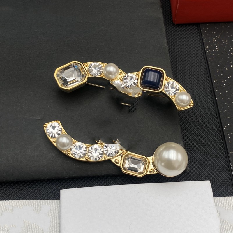Fashion pin pearl Designer brooches 18K Gold Plated for men and women Party wedding lovers gift designer engagement jewelry for Bride with flannel bag Luxury Brooch
Fashion pin pearl Designer brooches 18K Gold Plated for men and women Party wedding lovers gift designer engagement jewelry for Bride with flannel bag Luxury Brooch