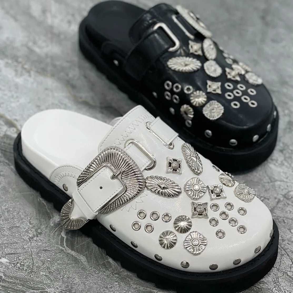 Slippers Summer Women Slippers Platform Punk Rock Leather Mules Creative Metal Fittings Casual Party Shoes Female Outdoor Slides, Black
Slippers Summer Women Slippers Platform Punk Rock Leather Mules Creative Metal Fittings Casual Party Shoes Female Outdoor Slides, Black