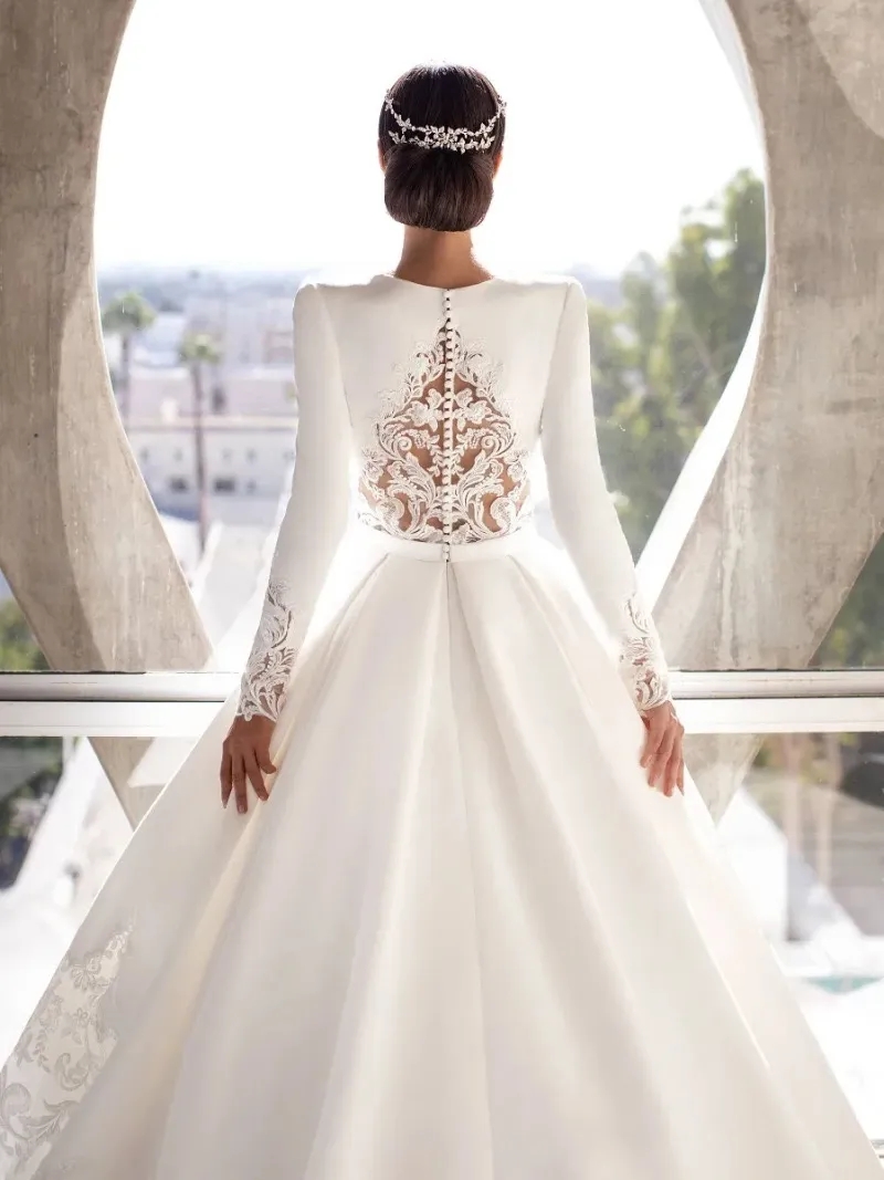 2024 Princess A Line Wedding Dress for Bride Deep V-Neck Long Sleeves Lace Appliques Satin Bridal Formal Gowns Vestidos De Noiva Robe De Mariage