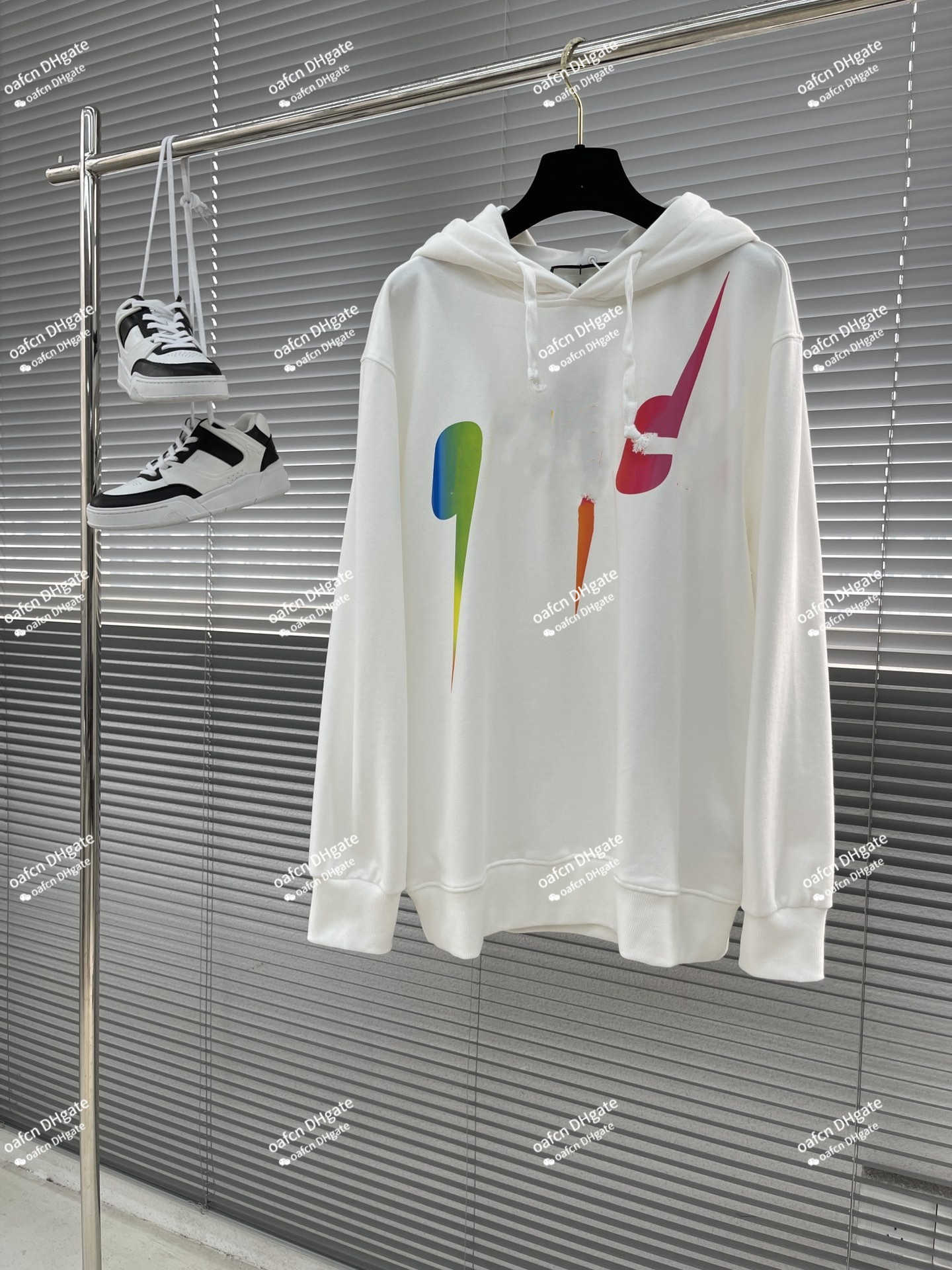 23SS Designer Men's Hoodie Classic Women's New Colorful Blade Letter Sweater Fashion Animal Print Casual Plus Size Pullover, Black
23SS Designer Men's Hoodie Classic Women's New Colorful Blade Letter Sweater Fashion Animal Print Casual Plus Size Pullover, Black