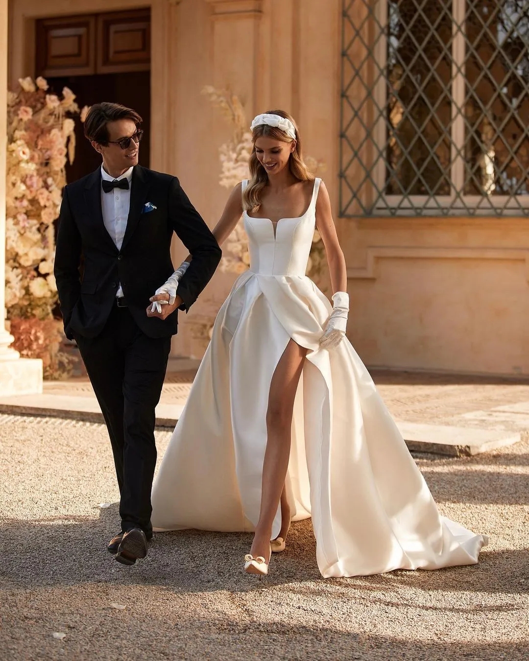 2025 Princess A Line Wedding Dress for Bride Square Neck Thigh Slit Button Back Satin Bridal Party Gown Vestidos De Noiva Robe De Mariage