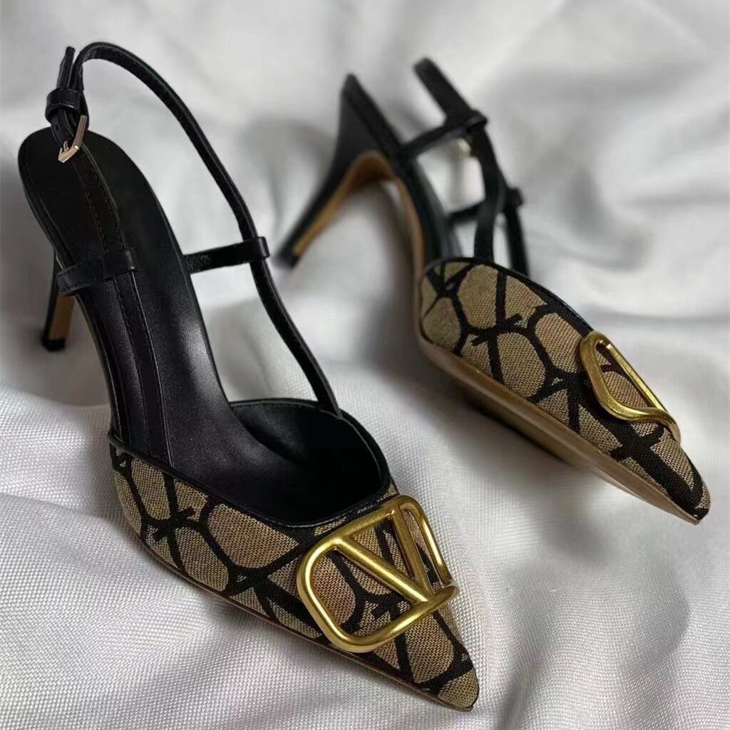 New Brand Women High Heels Sandals Classics Metal V-buckle Pointed Toe Thin Heel 4cm 6cm 8cm 10cm Summer Genuine Leather Woman Wedding Shoes with Bag 35-44, White
New Brand Women High Heels Sandals Classics Metal V-buckle Pointed Toe Thin Heel 4cm 6cm 8cm 10cm Summer Genuine Leather Woman Wedding Shoes with Bag 35-44, White