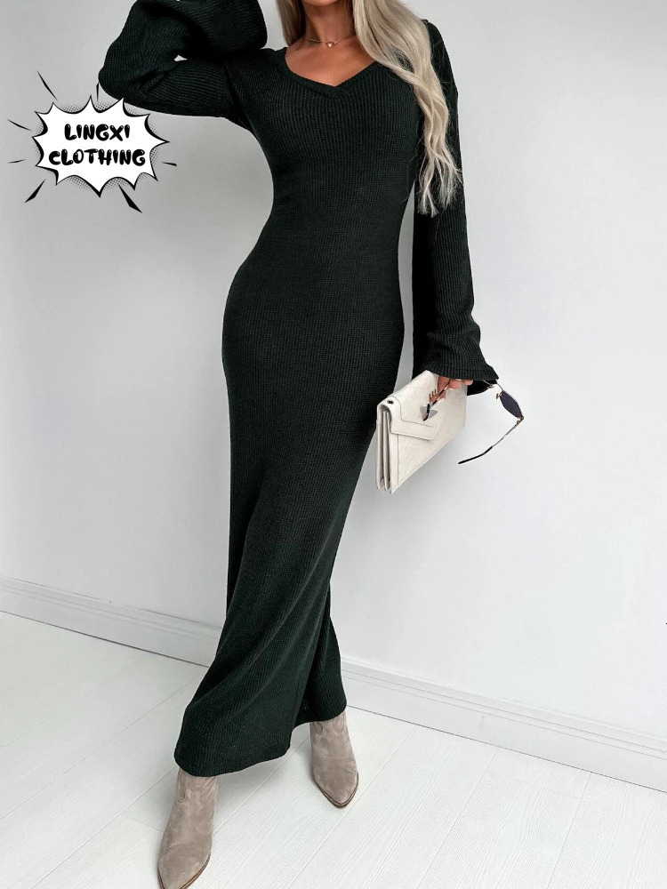 Basic Casual Dresses Autumn and Winter Fashion Elegant Women's Long Dress Temperament Vneck Banquet Flare Sleeve 231116