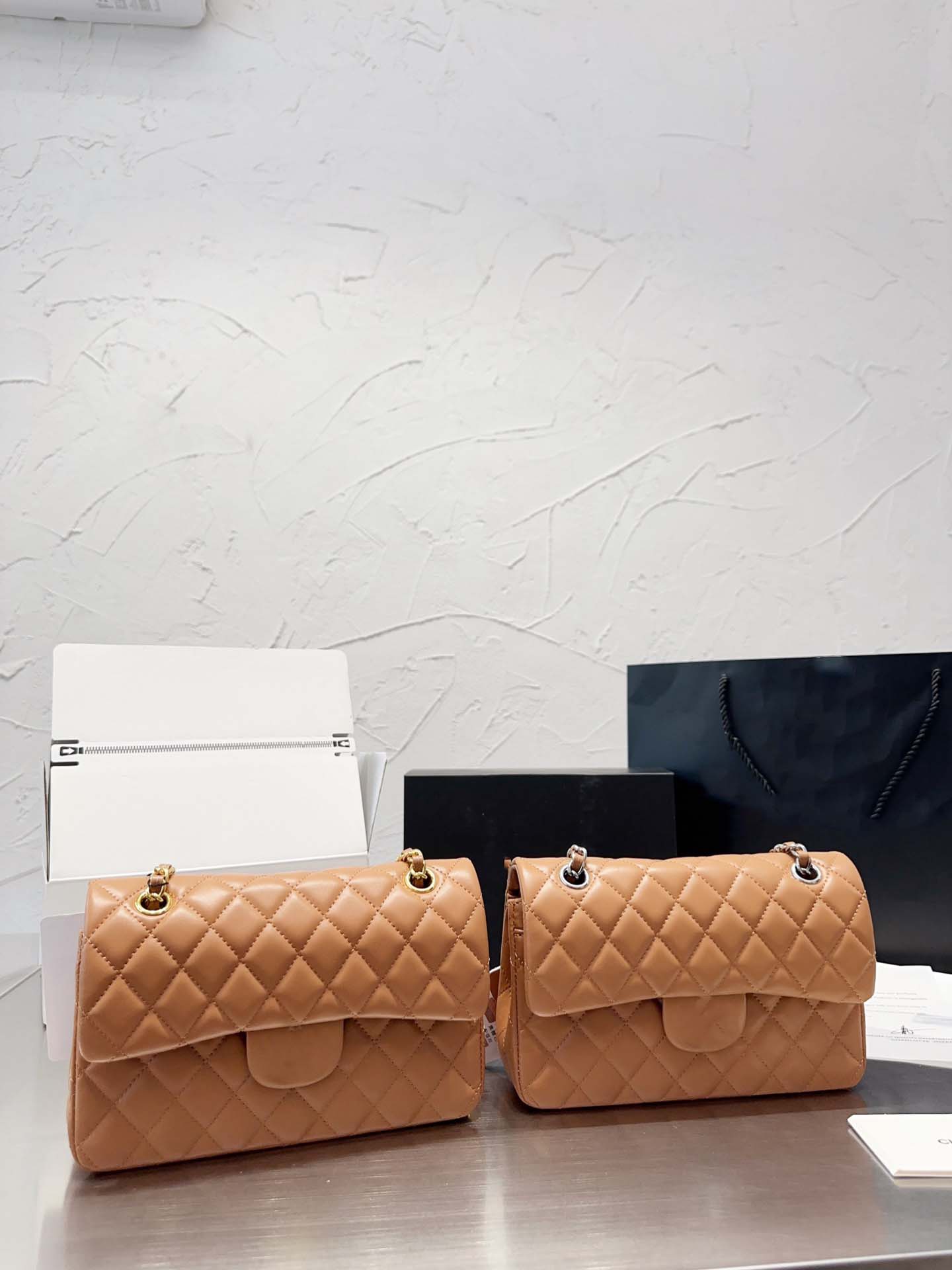 Designer Handbag Shoulder Chain Bag Clutch Flap Totes Bags Wallet Check Velour Thread Purse Double Letters Solid Hasp Waist Square Stripes Women Luxury Handbags 007, Red
Designer Handbag Shoulder Chain Bag Clutch Flap Totes Bags Wallet Check Velour Thread Purse Double Letters Solid Hasp Waist Square Stripes Women Luxury Handbags 007, Red