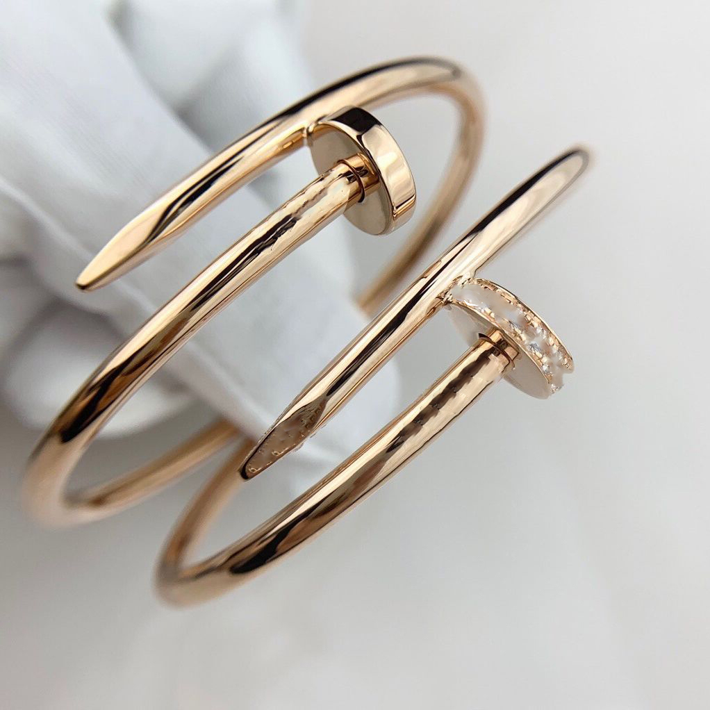 Fashion Love Bracelet Women's Rose Gold Silver Women's Bracelet Titanium Steel Screwdriver Diamond Luxury Designer Jewelry Women's Men's Bracelet With Original Box 96
Fashion Love Bracelet Women's Rose Gold Silver Women's Bracelet Titanium Steel Screwdriver Diamond Luxury Designer Jewelry Women's Men's Bracelet With Original Box 96