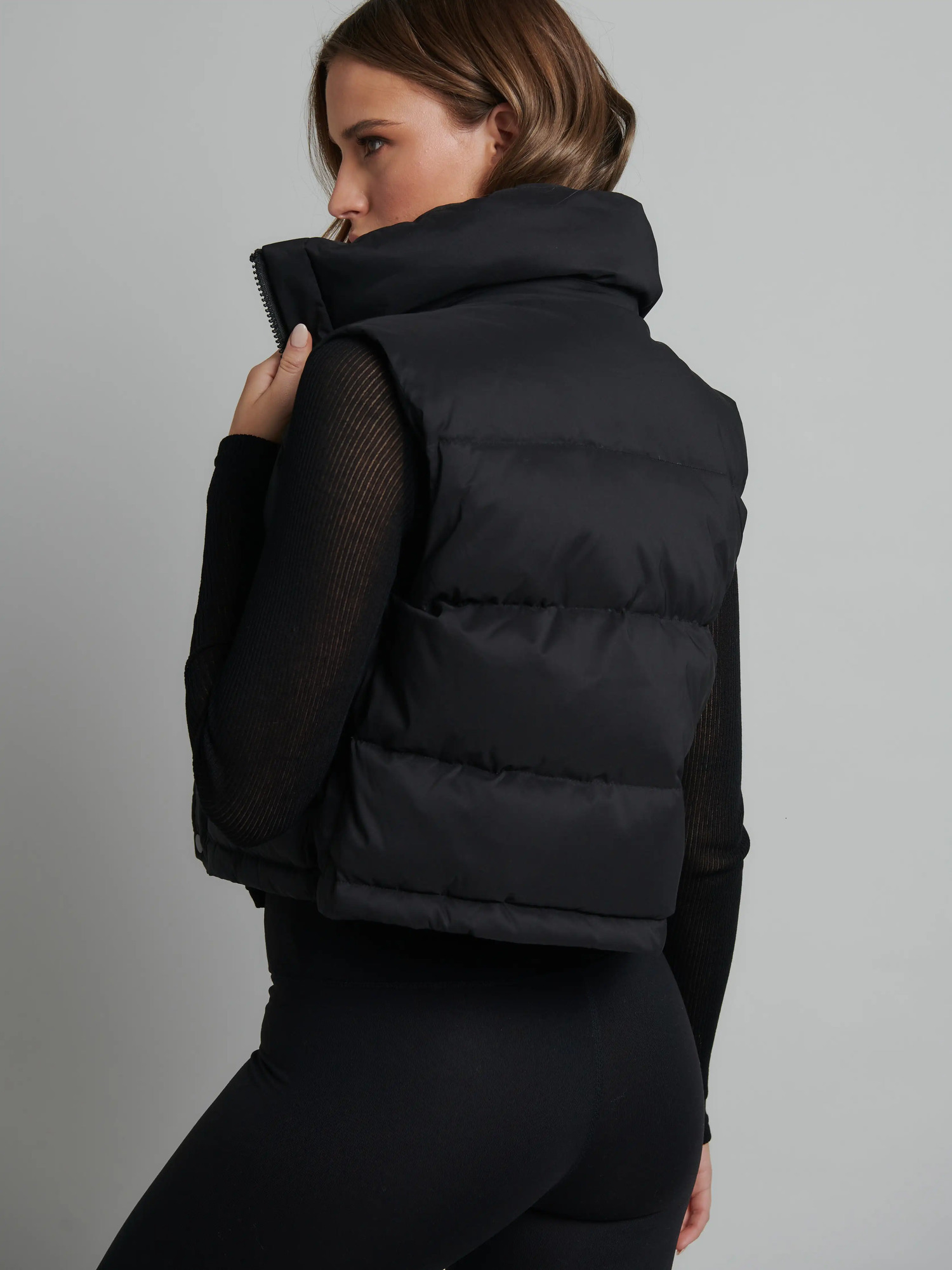 Women's Vests Puff Crop Waistcoat Women Solid Color Stand Collar Warm Lightweight Puffer Sleeveless Zipper Vest Autumn Winter 231117