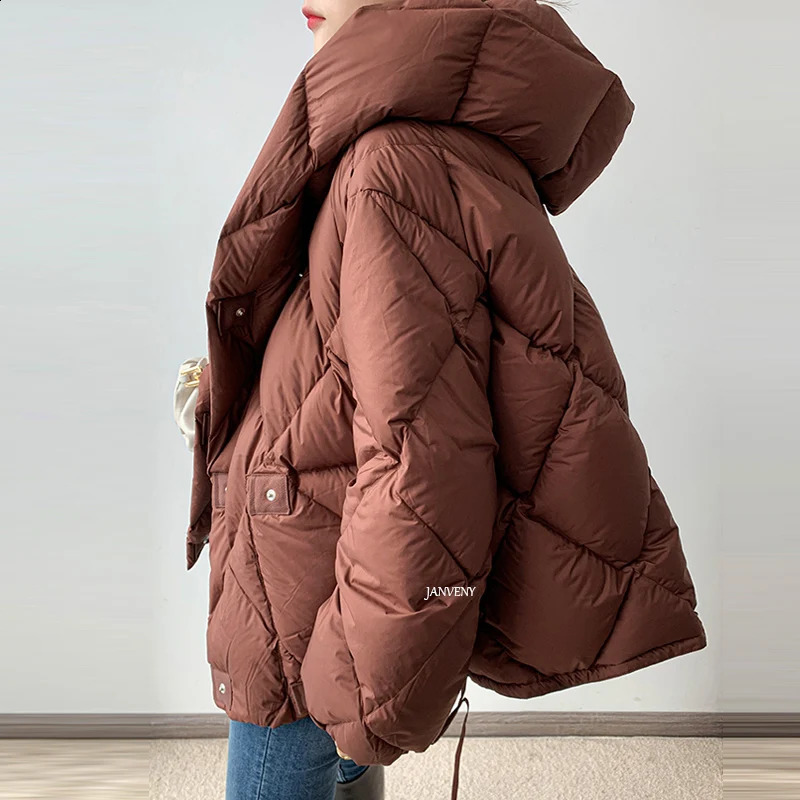 Women's Down Parkas Winter Fashion 90% White Duck Down Short Jacket Women Thick Warm Loose Type Hooded Diamond Puffer Coat Outwear 231116