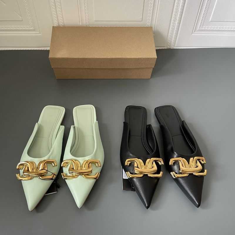 Slippers 2022 Summer New Pointed Temperament Half Slippers Female Metal Decoration Women's Flat Sandals and Slippers Lazy Flat Mules J230417, White
Slippers 2022 Summer New Pointed Temperament Half Slippers Female Metal Decoration Women's Flat Sandals and Slippers Lazy Flat Mules J230417, White