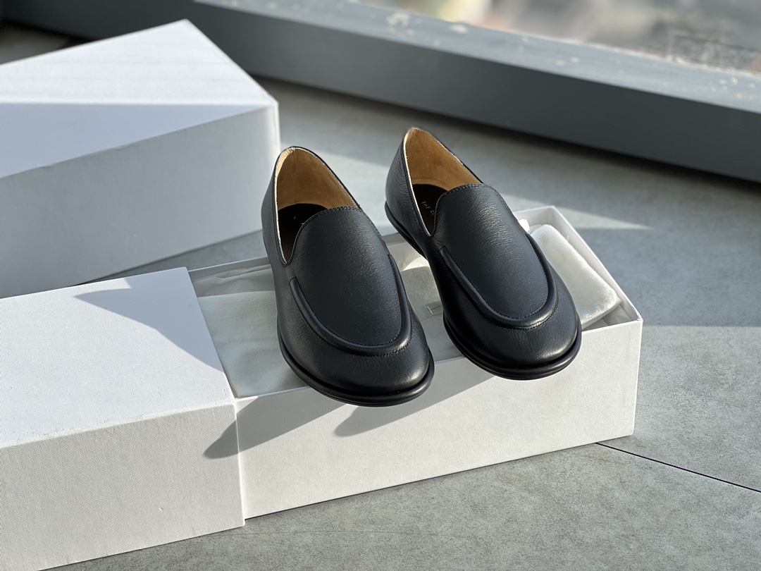 The Runway Shoes Row Loafers Genuine Leather Grained Mocassin Loafers Original Box Fashion Designer Row Shoes Size 35-39 9SWX, Black
The Runway Shoes Row Loafers Genuine Leather Grained Mocassin Loafers Original Box Fashion Designer Row Shoes Size 35-39 9SWX, Black