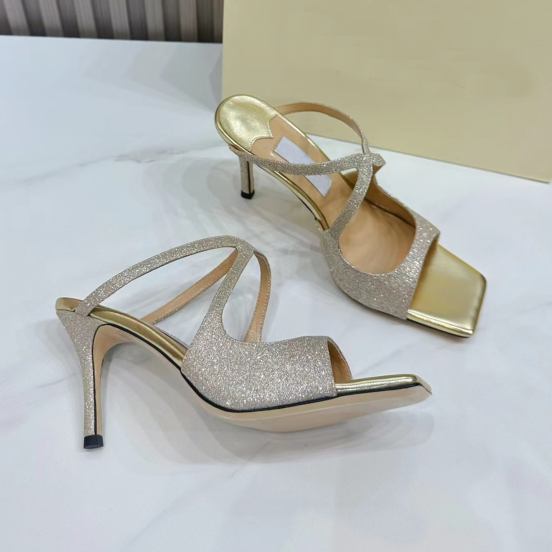 High heeled slippers Luxury designer Women sandals Ankle strap buckle Sexy square toe open toe dress shoes Genuine leather outsole 8.5CM Summer beach shoes, Silver slippers
High heeled slippers Luxury designer Women sandals Ankle strap buckle Sexy square toe open toe dress shoes Genuine leather outsole 8.5CM Summer beach shoes, Silver slippers