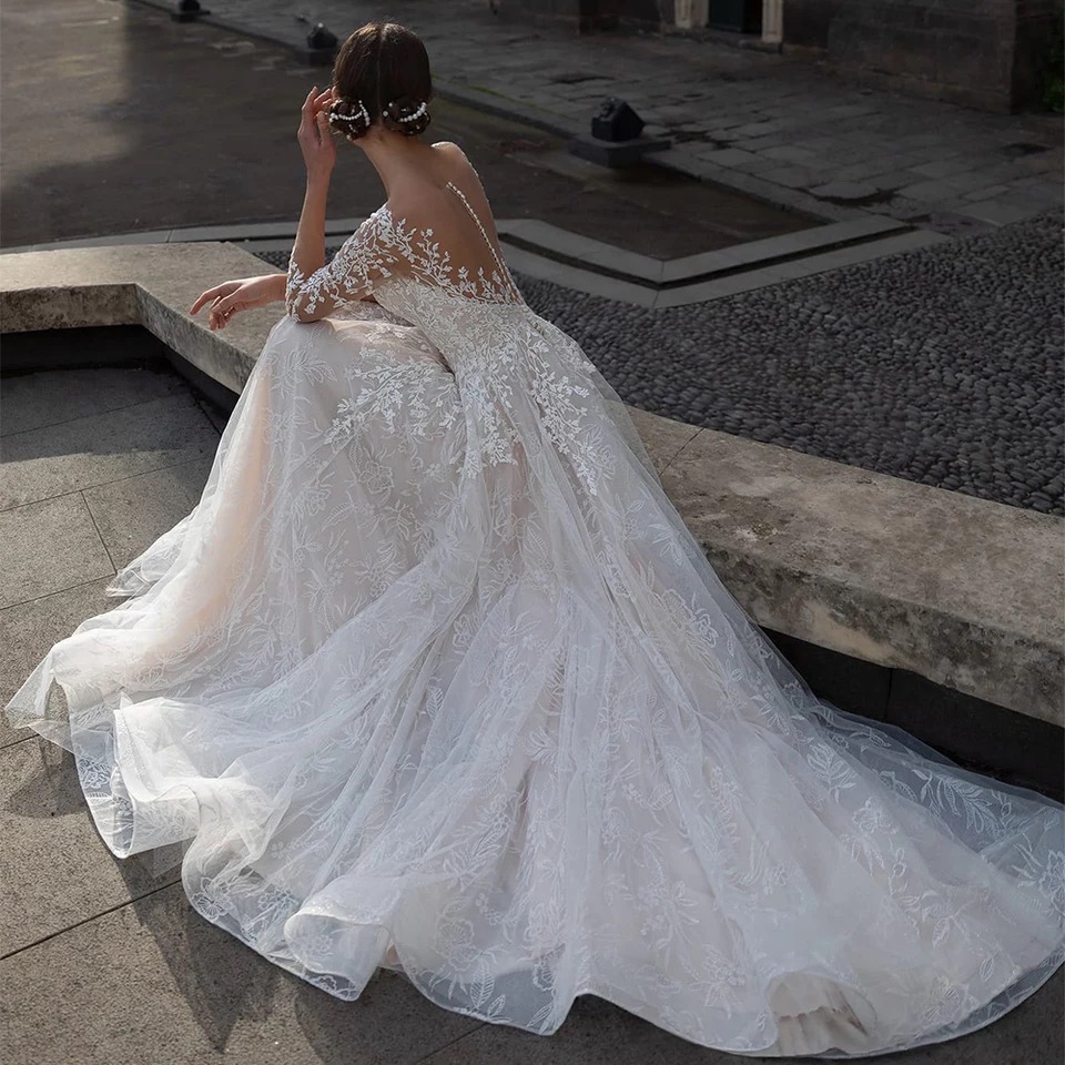 Crystal Design 2024 Dresses Long sleeves elegant lace Boho Lace Appliqued Gowns Country Style Wedding beach shiny gown Beach Bridal Dress