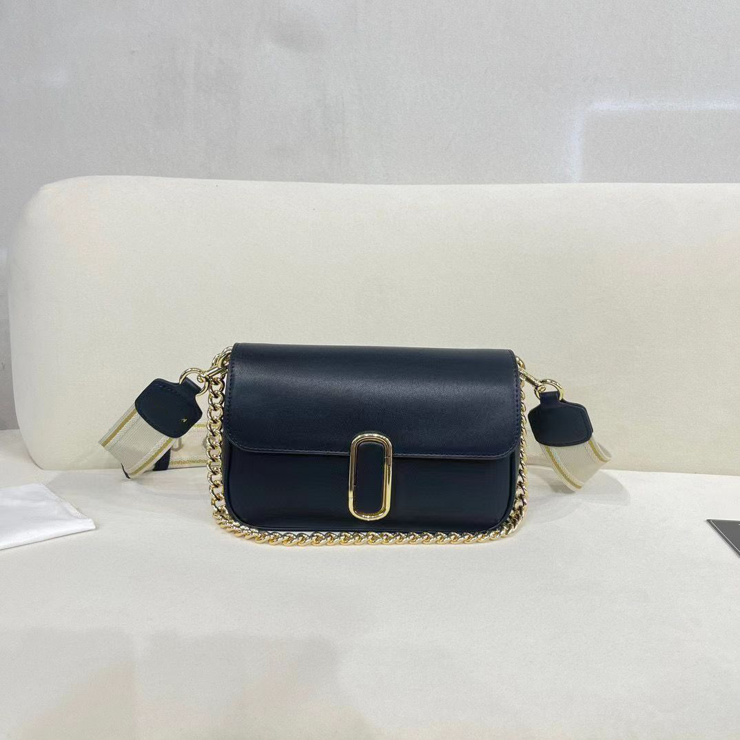 Designer Shoulder Bag women messenger bags fashion shoulder bag Wallet Famous handbag womens Handbags bags Mailman bag clutch bag armpit bag mini High Quality, White
Designer Shoulder Bag women messenger bags fashion shoulder bag Wallet Famous handbag womens Handbags bags Mailman bag clutch bag armpit bag mini High Quality, White
