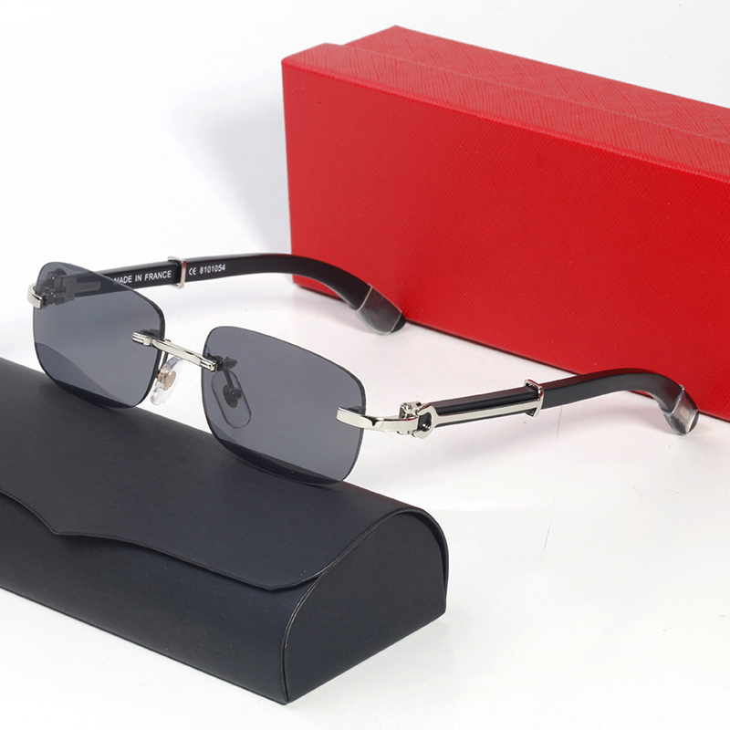 Mens Carti Designer Glasses Sunglasses Woman Brand UV400 Gold Silver Metal Rimless Frame Black White Wooden C Decor Eyewear Transparent Eyeglasses Occhiali
Mens Carti Designer Glasses Sunglasses Woman Brand UV400 Gold Silver Metal Rimless Frame Black White Wooden C Decor Eyewear Transparent Eyeglasses Occhiali