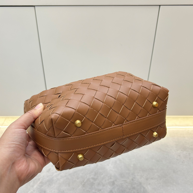 Handbags Lunch Box Tote Genuine Leather Woven Underarm Shoulder Bag Gold Hardware Adjustable Strap Snap Design High Quality Travel Pouch Hobos Purse S