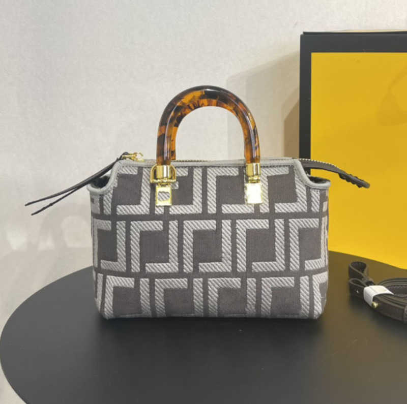 Evening Bags luxury designer bag female Boston small bag mini handbag hot stamping word glass wrist with long shoulder strap
Evening Bags luxury designer bag female Boston small bag mini handbag hot stamping word glass wrist with long shoulder strap