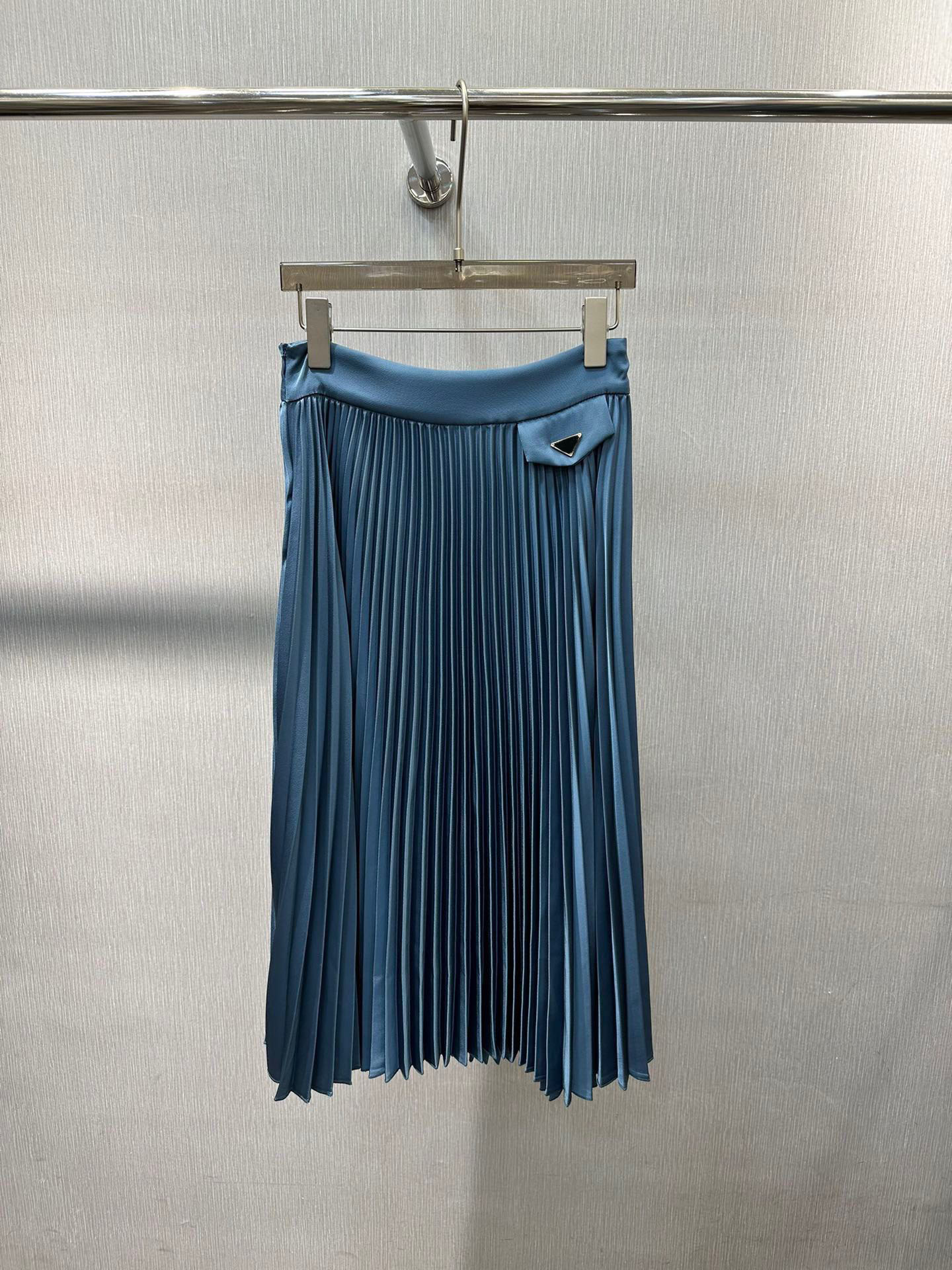 2023 Skirts New Luxury Brand Summer Fashion 3 Colour Skirts Women High Waist Solid A-line Long Skirt, Khaki
2023 Skirts New Luxury Brand Summer Fashion 3 Colour Skirts Women High Waist Solid A-line Long Skirt, Khaki