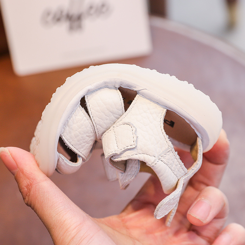 Sandals Baby Sandals Baby Soft Bottom Toddler Shoes 0-1-3 Years Old Summer Girls Breathable Leather Baby Shoes Sandals For Boy 230417