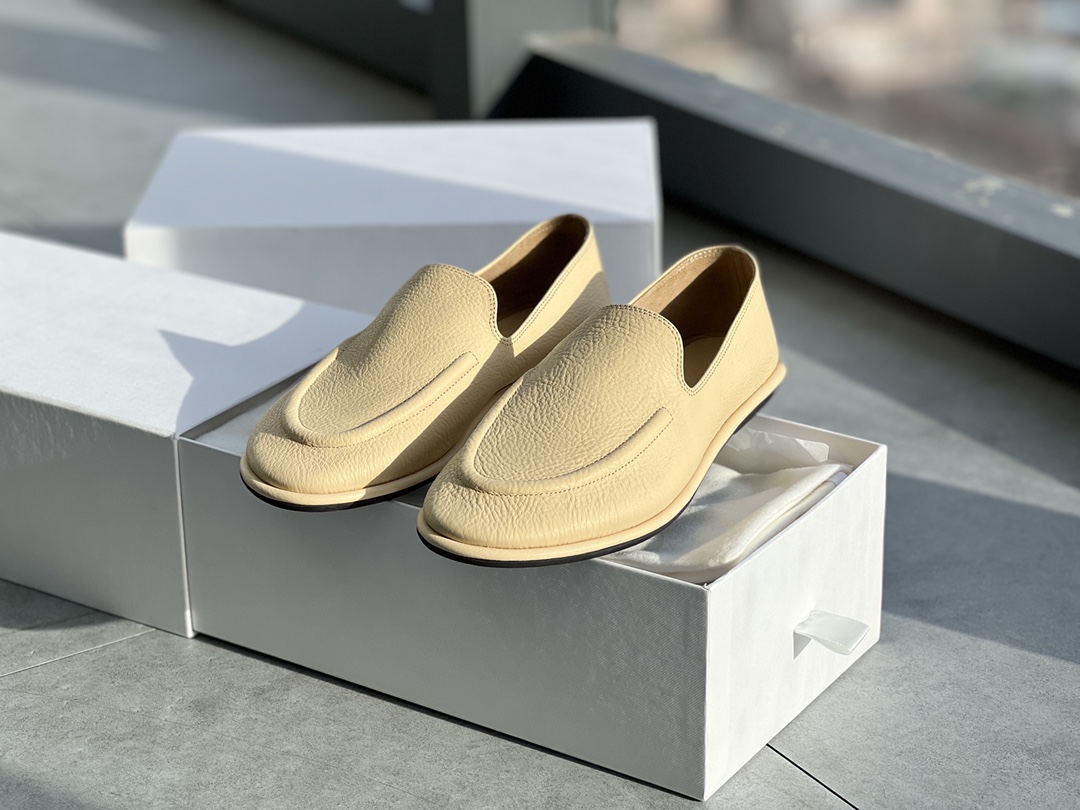 Runway Shoes The Row Loafers Genuine Leather Grained Mocassin Loafers Original Box Fashion Designer Row Shoes Size 35-39, Black
Runway Shoes The Row Loafers Genuine Leather Grained Mocassin Loafers Original Box Fashion Designer Row Shoes Size 35-39, Black