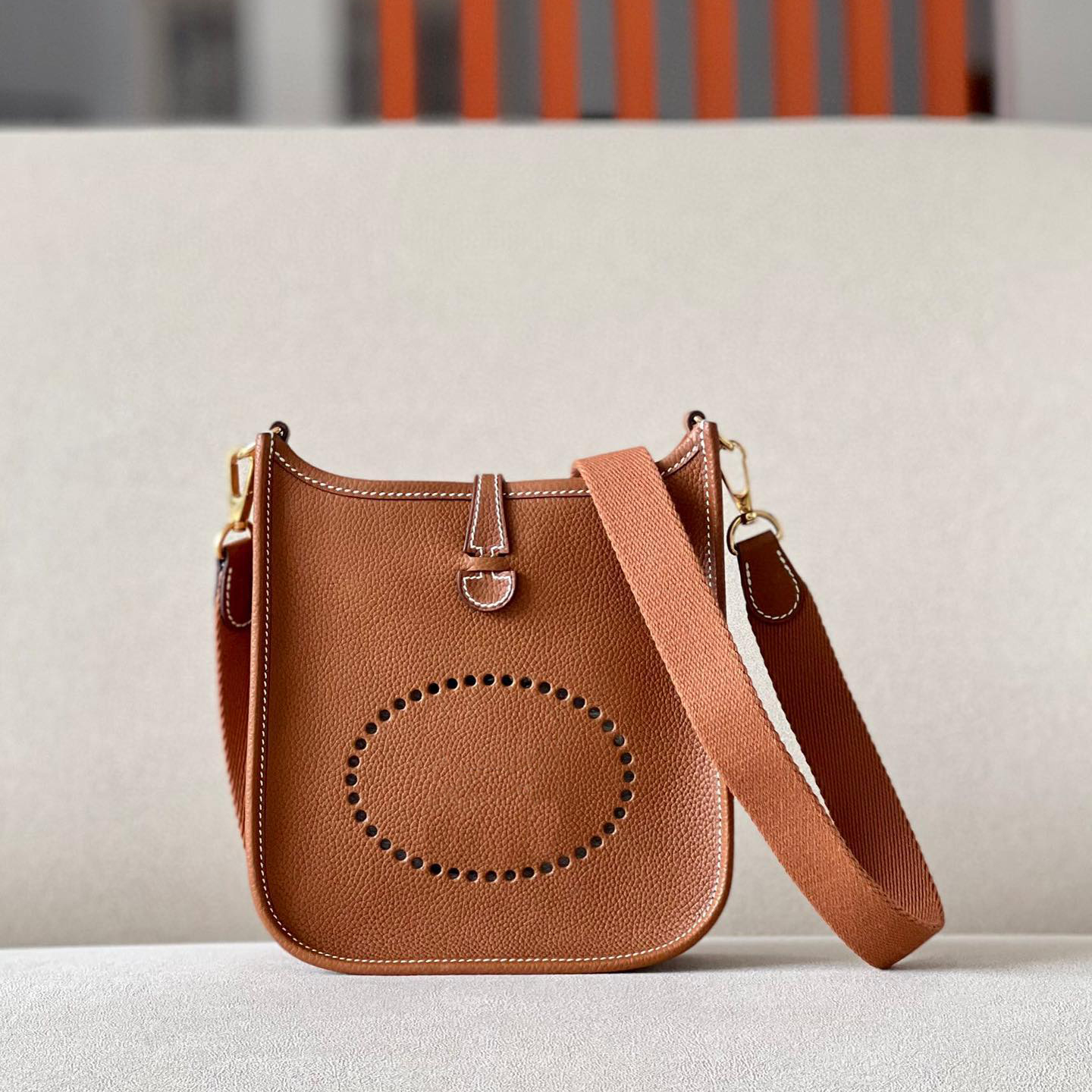 Evelyn hollow out satchel bags with scarf Genuine leather designer bag Womens mens Luxurys the tote bag crossbody famous handbag mini pochette Shoulder clutch Bags, Blue
Evelyn hollow out satchel bags with scarf Genuine leather designer bag Womens mens Luxurys the tote bag crossbody famous handbag mini pochette Shoulder clutch Bags, Blue