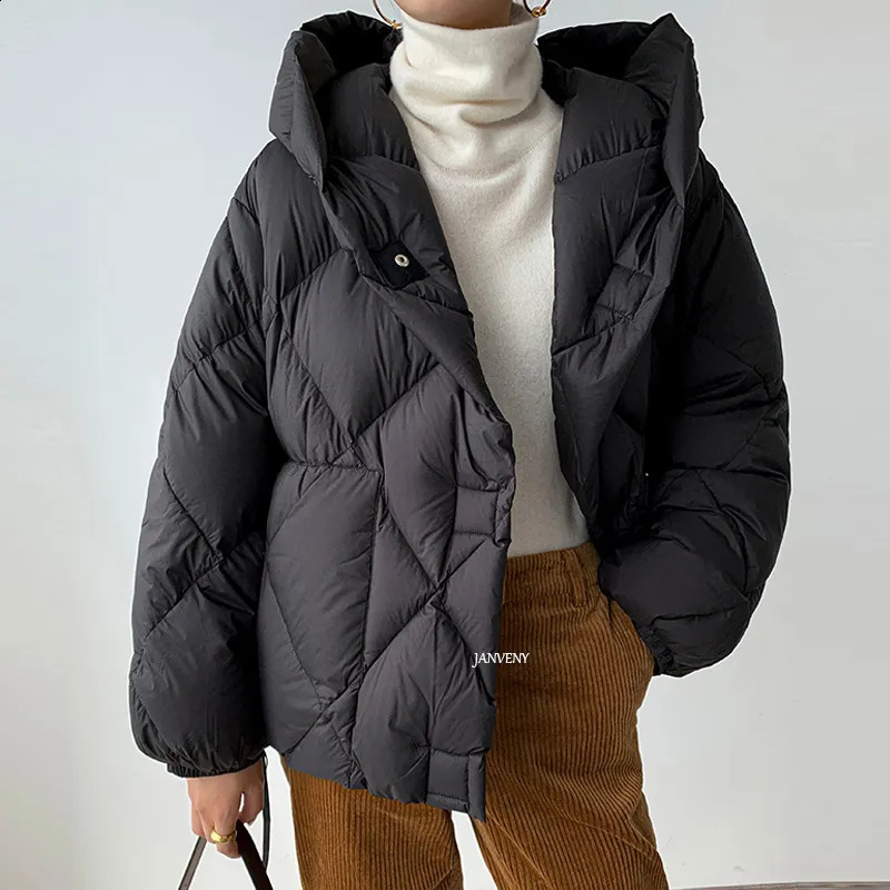 Women's Down Parkas Winter Fashion 90% White Duck Down Short Jacket Women Thick Warm Loose Type Hooded Diamond Puffer Coat Outwear 231116