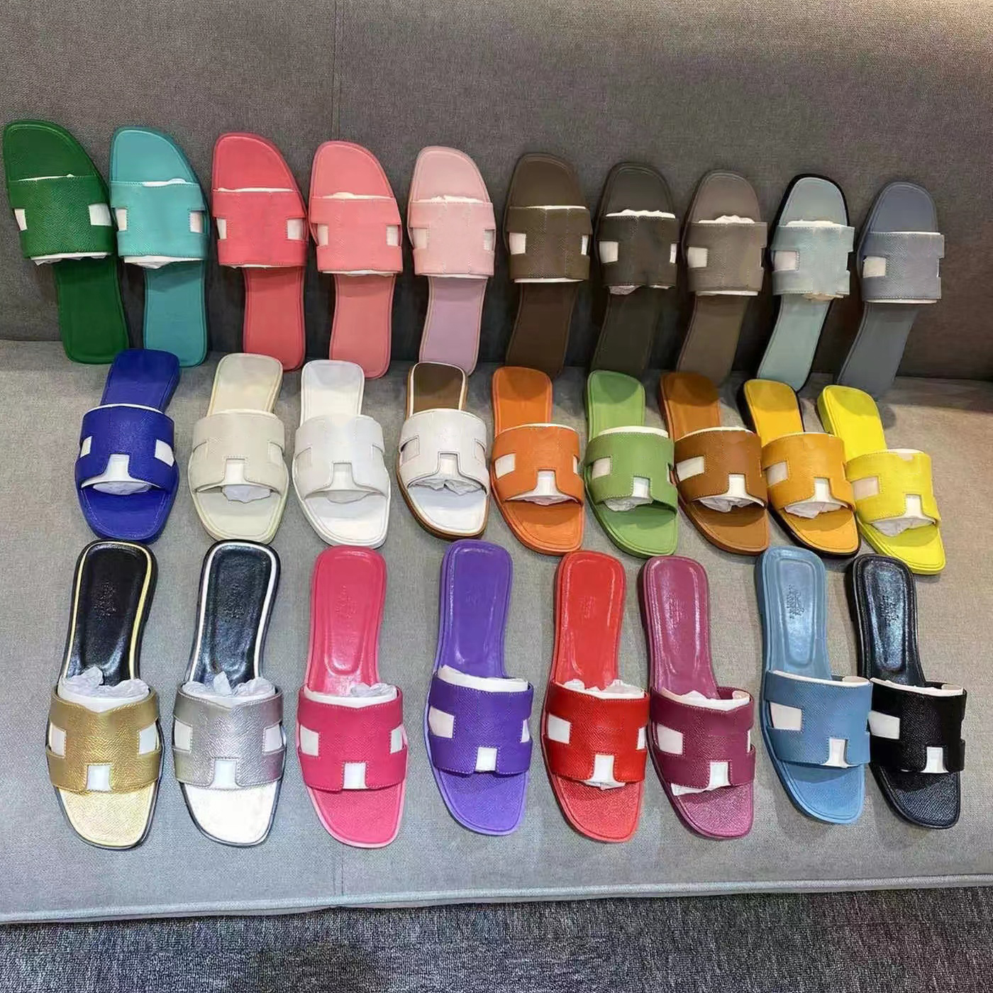 Designer Women Slipper Classic Sandals Flat Slide Luxury Slides Leather Comfortable Slippers, 31
Designer Women Slipper Classic Sandals Flat Slide Luxury Slides Leather Comfortable Slippers, 31