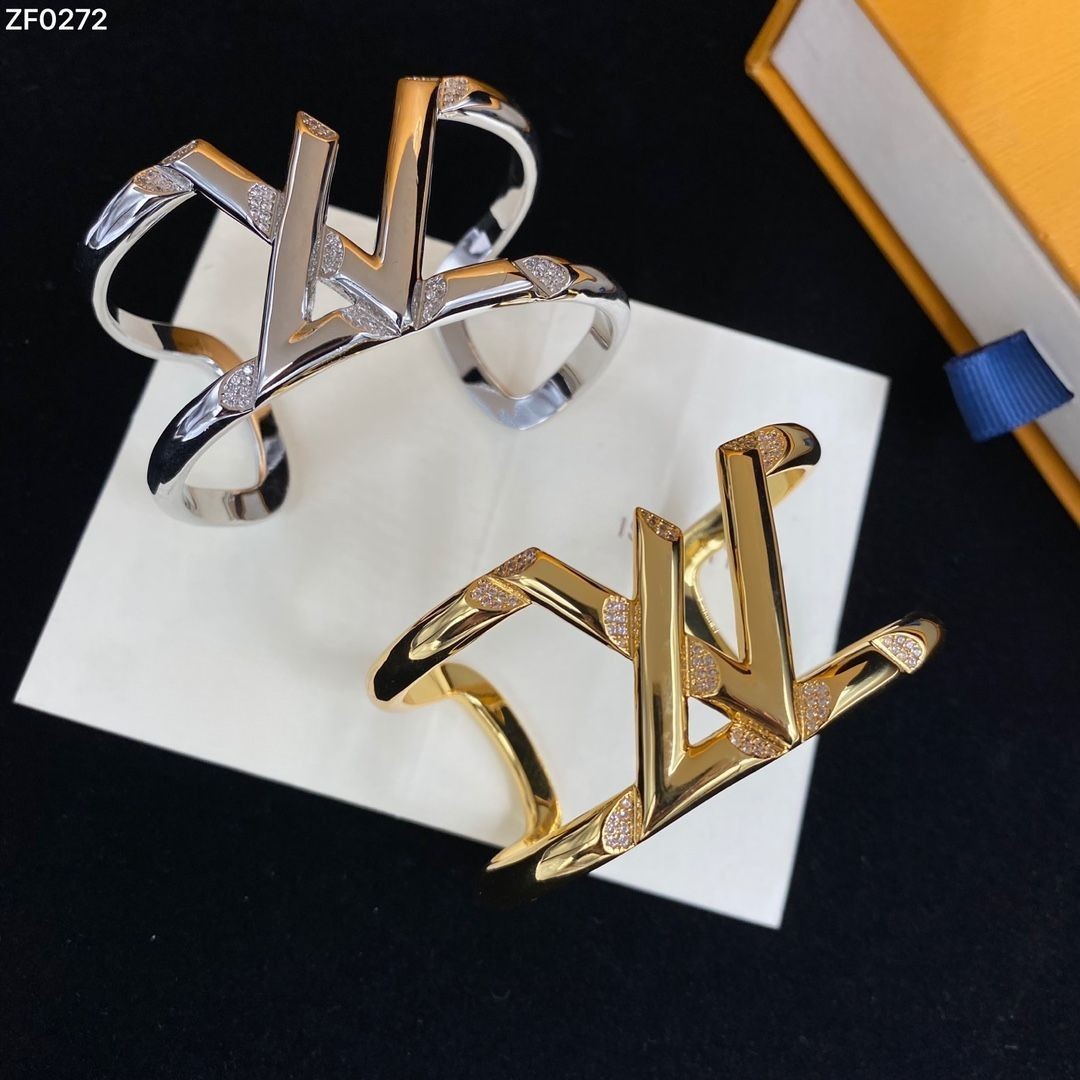 New Luxury Designer Elegant Gold and Silver Bracelet Fashion Women's Letter Stainless Steel Zircon Bracelet Special Design Jewelry Quality with Box
New Luxury Designer Elegant Gold and Silver Bracelet Fashion Women's Letter Stainless Steel Zircon Bracelet Special Design Jewelry Quality with Box