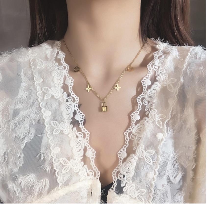 Pendant Necklaces Large brand feeling necklace, female collarbone chain, Korean version, Sen style small flower element, non fading titanium steel jewelry