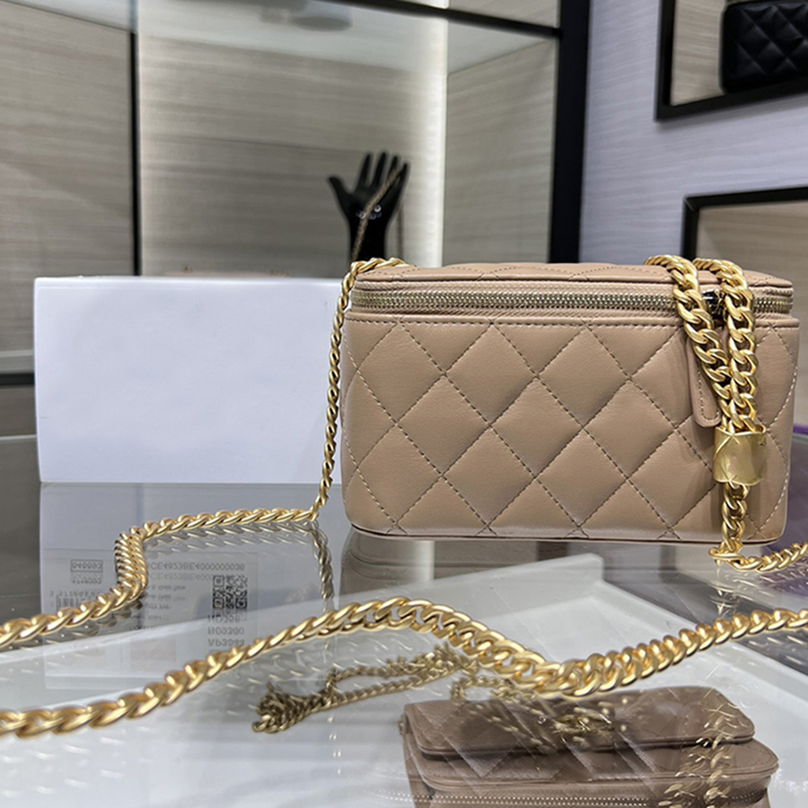 Designer Cosmetic Bags Luxury Chain Bags 1:1 Quality Lambskin Crossbody 17CM Bag With Box MC178
Designer Cosmetic Bags Luxury Chain Bags 1:1 Quality Lambskin Crossbody 17CM Bag With Box MC178