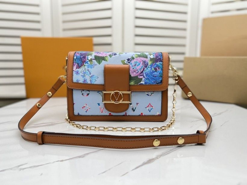 Dauphine MM Bag Flower Painting Totes genuine leather Lady Chain Cross body Shoulder hobos Nicolas Ghesquiere denim Purse game on handbag, Blue
Dauphine MM Bag Flower Painting Totes genuine leather Lady Chain Cross body Shoulder hobos Nicolas Ghesquiere denim Purse game on handbag, Blue