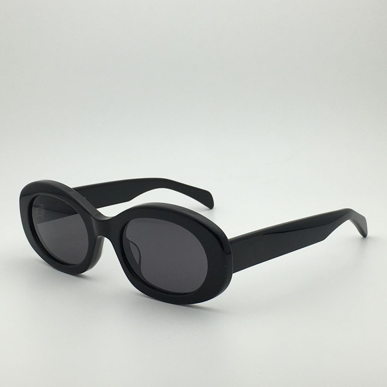Summer Sunglasses For Men and Women 40194 Designers Style Anti-Ultraviolet Retro Plate Oval Frame Special Eyeglasses Random Box
Summer Sunglasses For Men and Women 40194 Designers Style Anti-Ultraviolet Retro Plate Oval Frame Special Eyeglasses Random Box