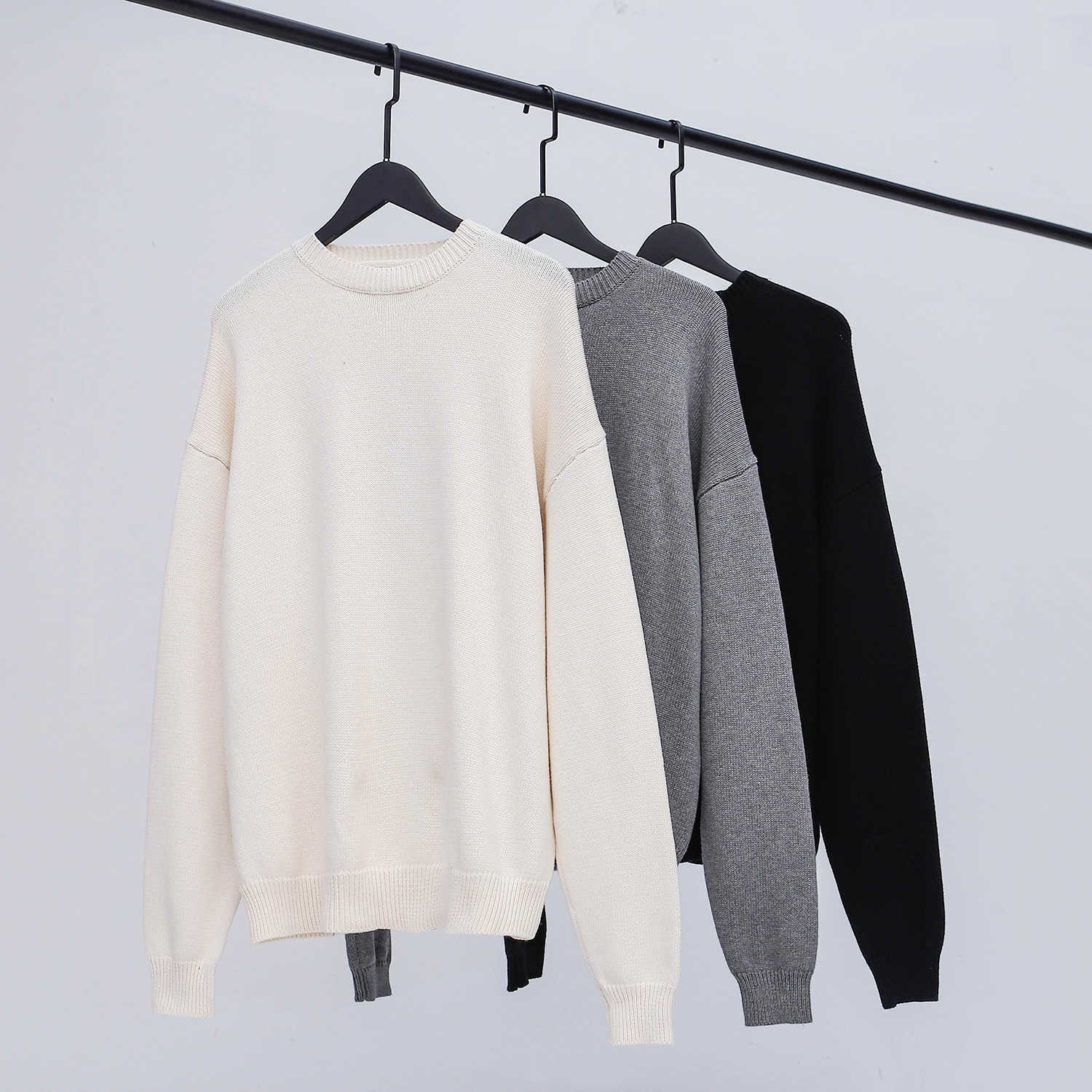 ESS Sweaters Luxury Mens Designer FOG FEARs OF GOD Womens Loose Couple Casual Pullover Solid Color Round Neck Knit Sweater Fashion sweater hoodie cowl neck sweater, Shipping fee
ESS Sweaters Luxury Mens Designer FOG FEARs OF GOD Womens Loose Couple Casual Pullover Solid Color Round Neck Knit Sweater Fashion sweater hoodie cowl neck sweater, Shipping fee