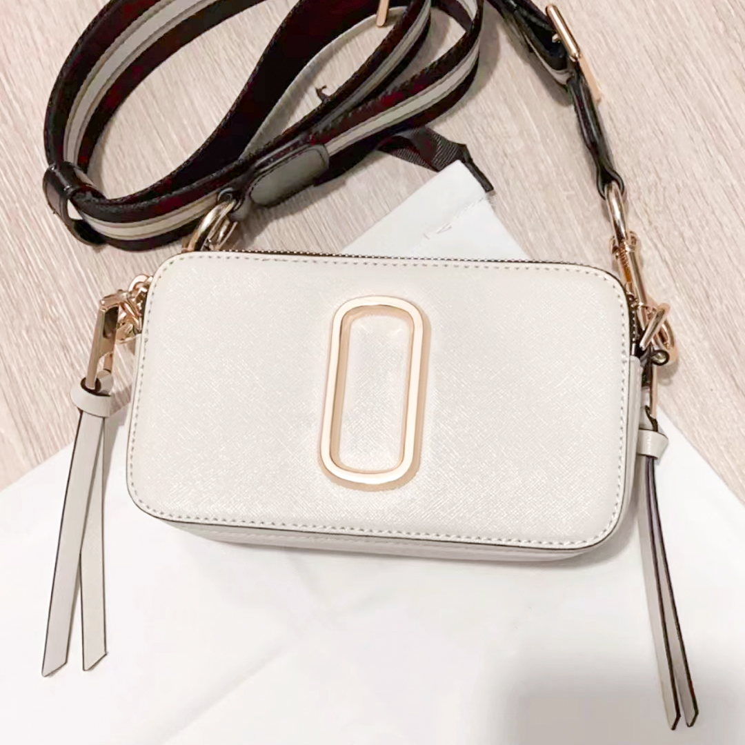 Luxury camera Bag Marc jocobs the tote Designer handbags Shoulder clutch crossbody bags marcjocobs Vintage square baguette lady travel Bags zipper messenger purse, Grey
Luxury camera Bag Marc jocobs the tote Designer handbags Shoulder clutch crossbody bags marcjocobs Vintage square baguette lady travel Bags zipper messenger purse, Grey